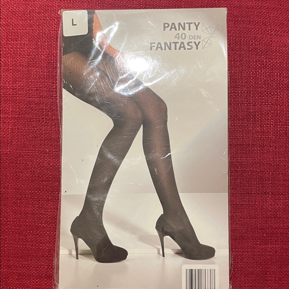 Elegant Black Chevron Patterned Tights